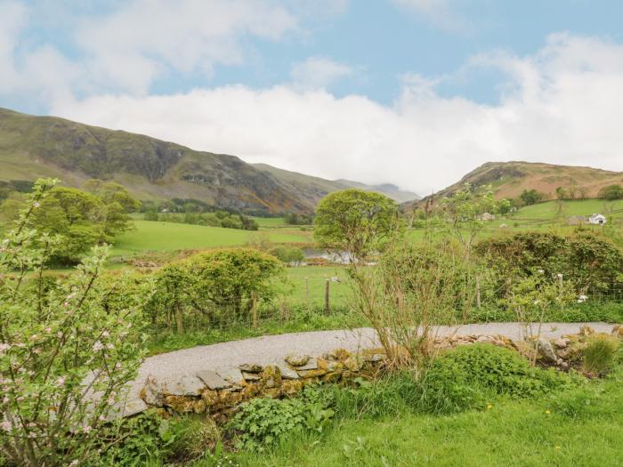 Shundraw Cottage in Threlkeld, Cumbria, ground-floor bedroom, Smart TVs, dog-friendly, close to shop