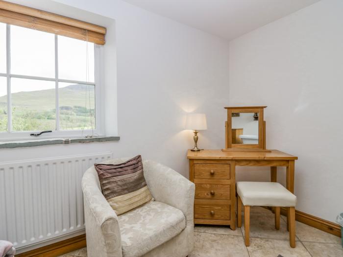 Shundraw Cottage in Threlkeld, Cumbria, ground-floor bedroom, Smart TVs, dog-friendly, close to shop