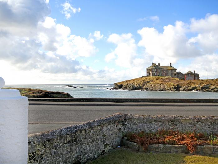 Angorfa, Trearddur Bay