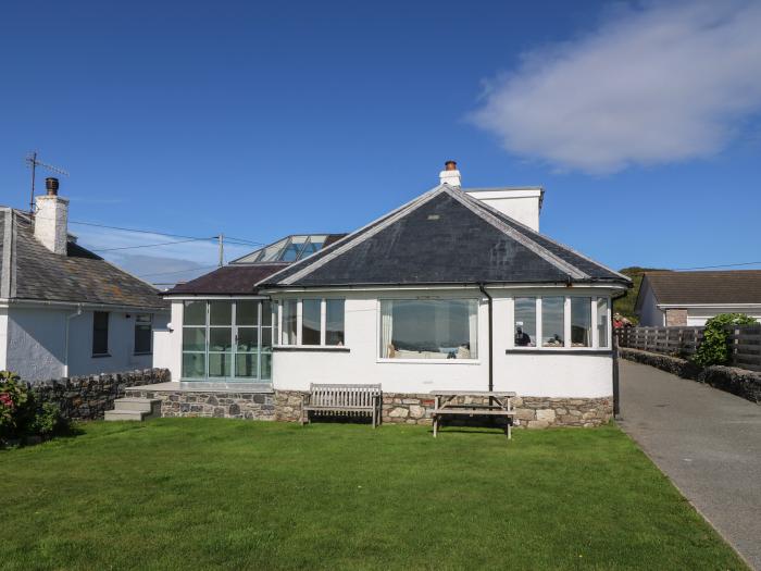 Angorfa, Trearddur Bay