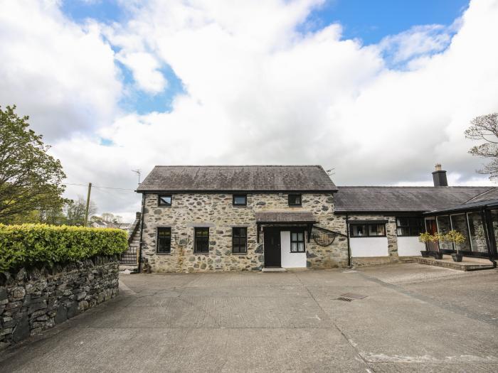 Bryn Eira Stables, Llanfair Pg