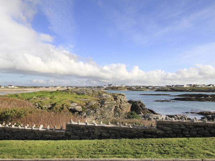 Rockside, Trearddur Bay