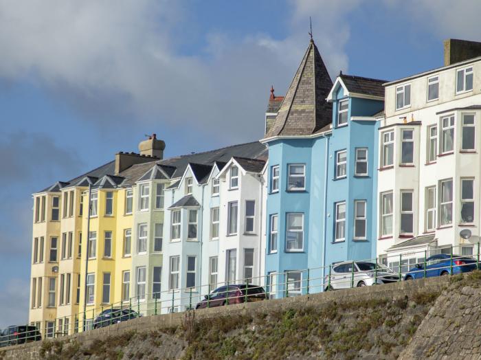 The Towers Llyn, Criccieth