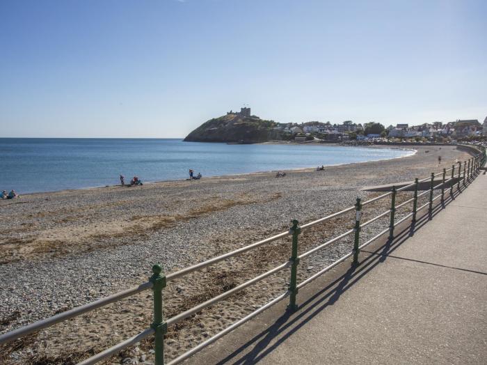 The Towers Llyn, Criccieth