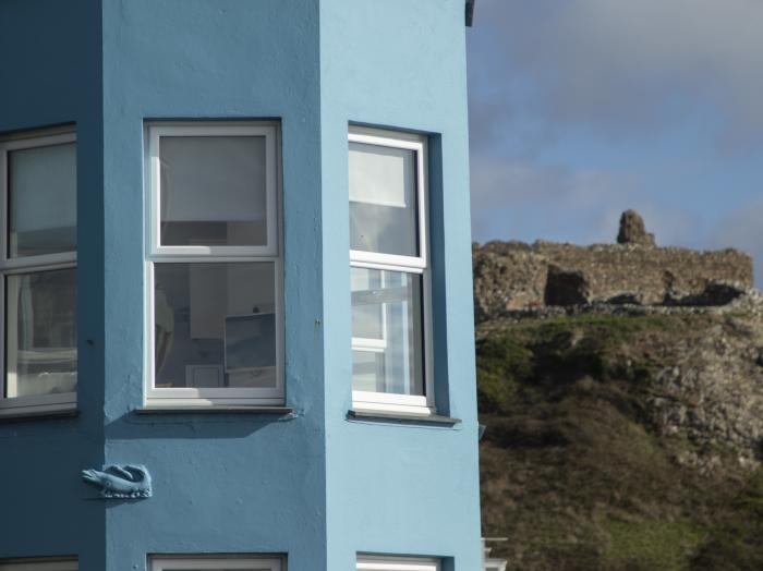 The Towers Llyn, Criccieth