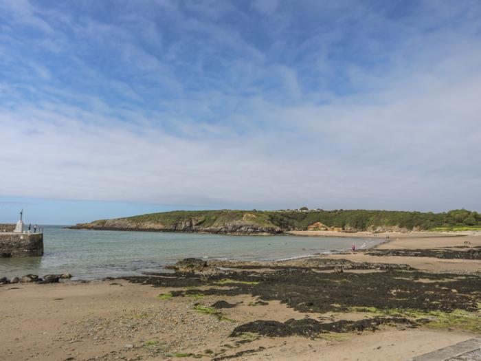 Grisiau'R Afon, Cemaes Bay