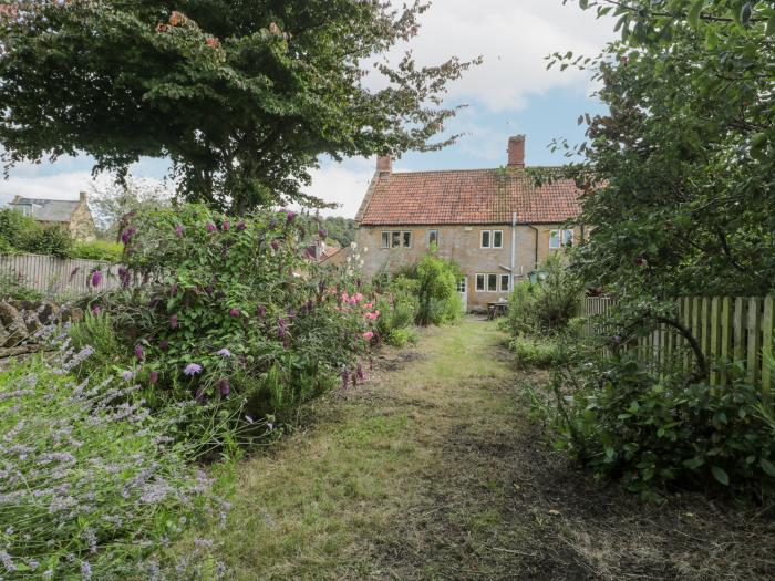 13 Abbey Cottages, Montacute, Somerset. Close to amenities. Off-road parking. Gardens. Pet-friendly.