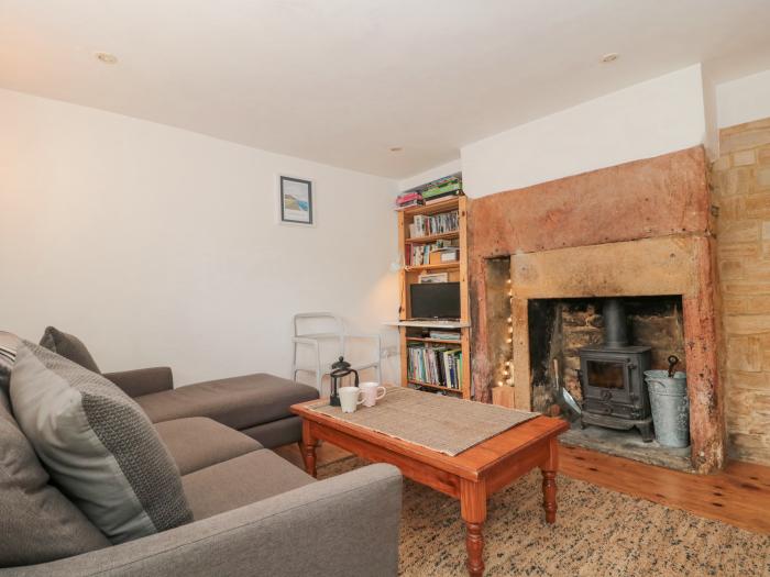 13 Abbey Cottages, Montacute, Somerset. Close to amenities. Off-road parking. Gardens. Pet-friendly.