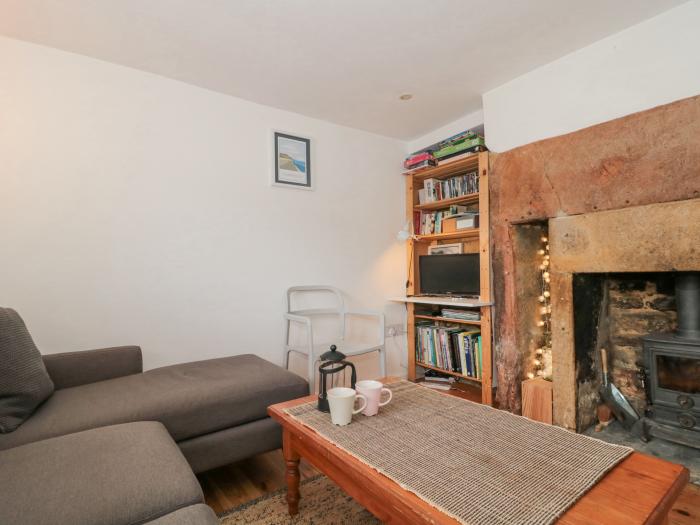 13 Abbey Cottages, Montacute, Somerset. Close to amenities. Off-road parking. Gardens. Pet-friendly.