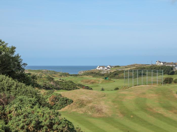 Golf Apartment 2, Trearddur Bay