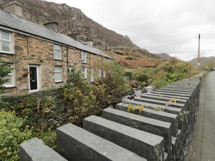 3 Barlwyd Terrace, Blaenau Ffestiniog