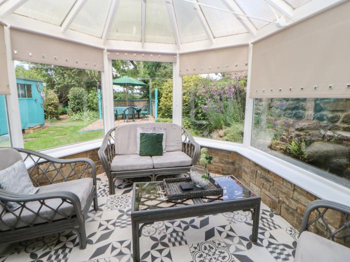 Ivy Cottage in Ingleton, County Durham. Dog-friendly. Enclosed rear garden. WiFi and three bedrooms.