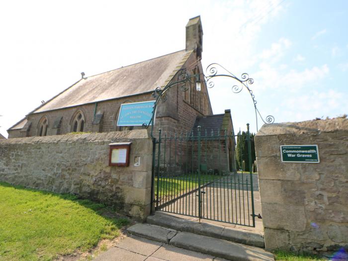 Ivy Cottage in Ingleton, County Durham. Dog-friendly. Enclosed rear garden. WiFi and three bedrooms.