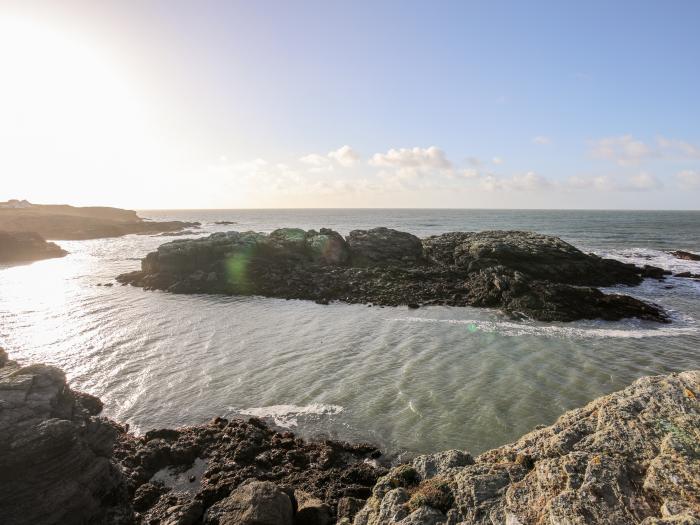 Bryniau, Trearddur Bay