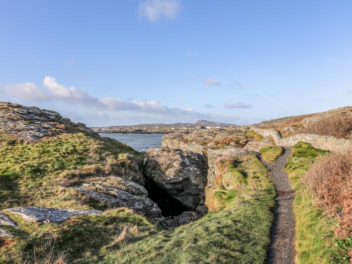 Bryniau, Trearddur Bay