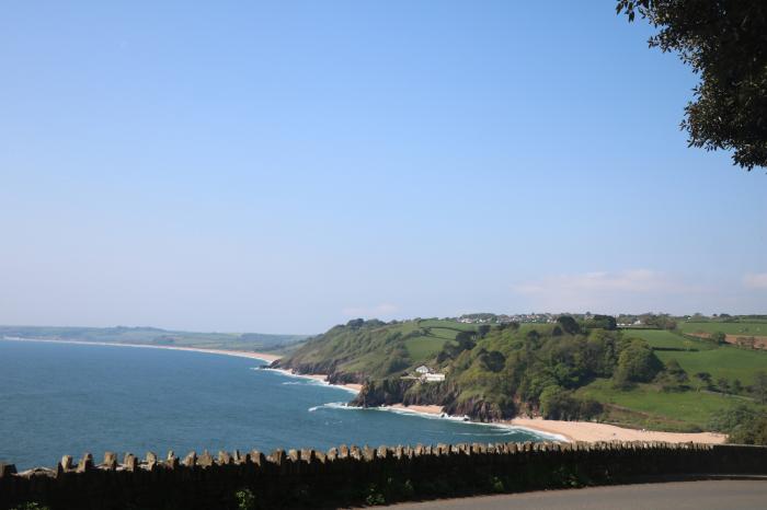 1 Bailey's Cottage in Stoke Fleming, Devon. Close to amenities and a beach. In the South Devon AONB.