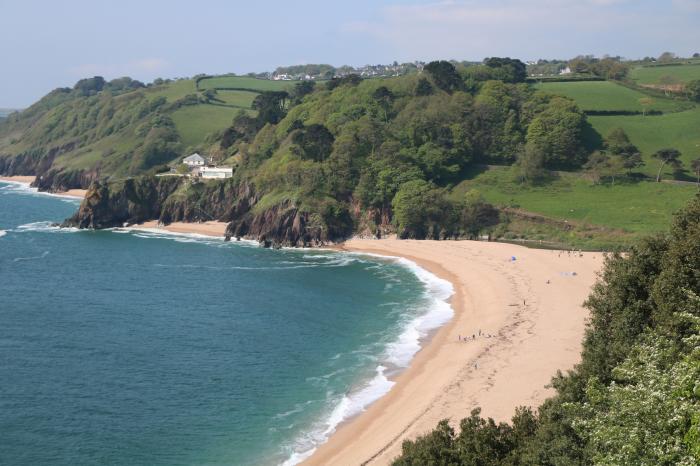 1 Bailey's Cottage in Stoke Fleming, Devon. Close to amenities and a beach. In the South Devon AONB.