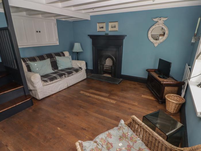 Patty's Cottage, Little Haven, Sir Benfro. character. One bedroom. Two floors. Washing machine