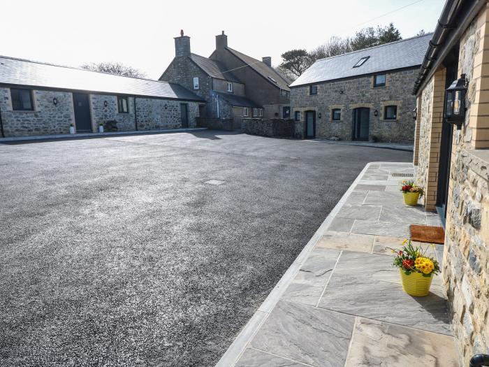 The Granary St Brides Major, Vale of Glamorgan, pet-friendly, garden with hot tub, off-road parking