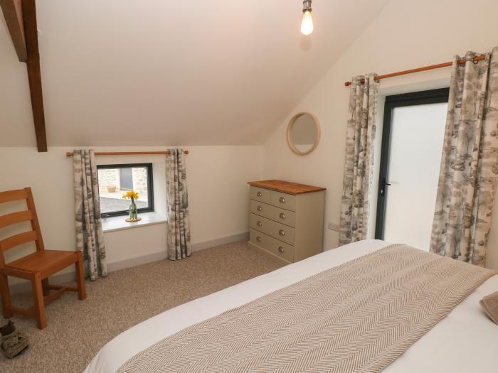 The Granary St Brides Major, Vale of Glamorgan, pet-friendly, garden with hot tub, off-road parking