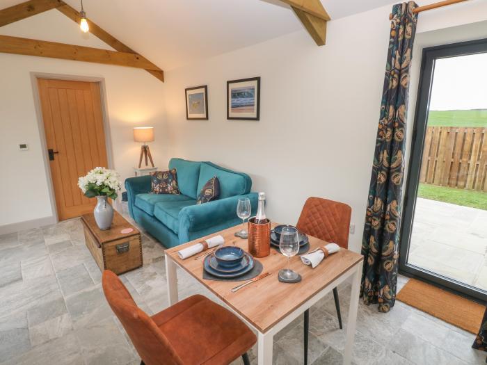 The Cwtch in St Brides Major, Vale of Glamorgan, pet-friendly, off-road parking, garden with hot tub