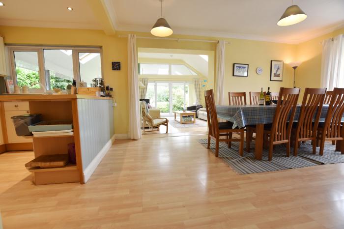 Glan Helyg in Newport, Pembrokeshire. Garden with a barbecue. One dog. Near a beach. Family-friendly