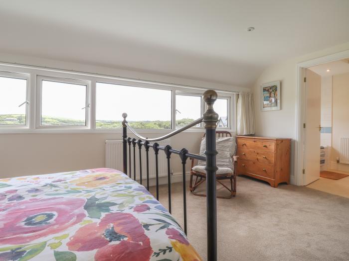 Neverndale, Newport, Pembrokeshire, Over three floors, Close to amenities, Off-road parking, Seaside