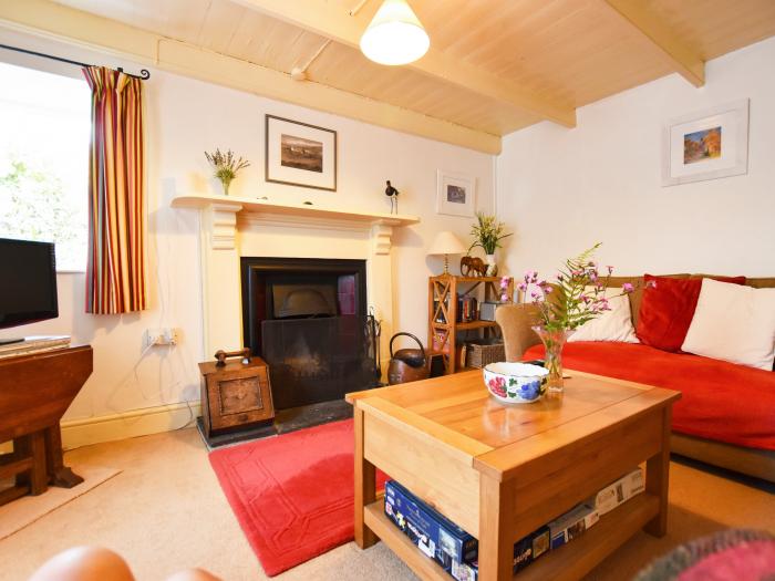 Ty Gwyn, Trefasser near Goodwick, Pembrokeshire. Off-road parking. Dog-friendly. Close to amenities.