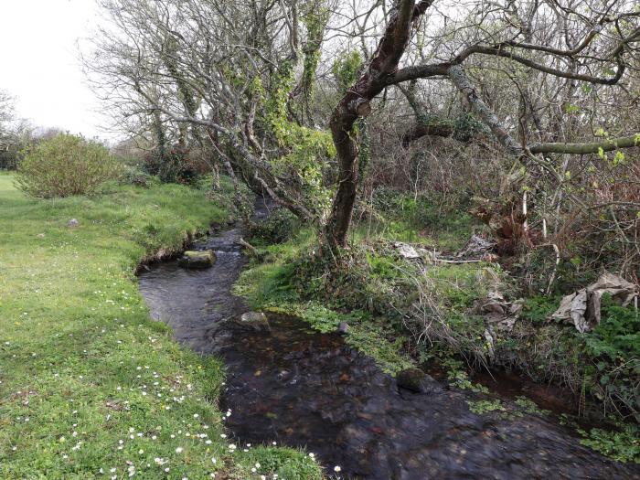 Ty Gwyn, Trefasser near Goodwick, Pembrokeshire. Off-road parking. Dog-friendly. Close to amenities.