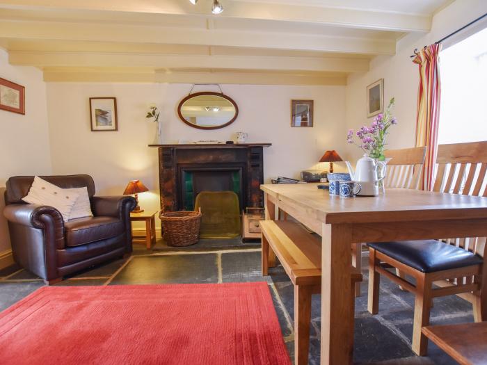 Ty Gwyn, Trefasser near Goodwick, Pembrokeshire. Off-road parking. Dog-friendly. Close to amenities.