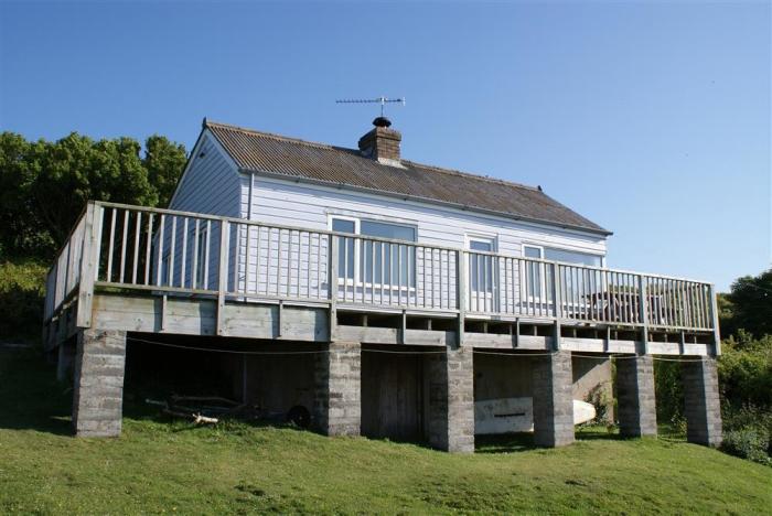 Beach Cove, Freshwater East