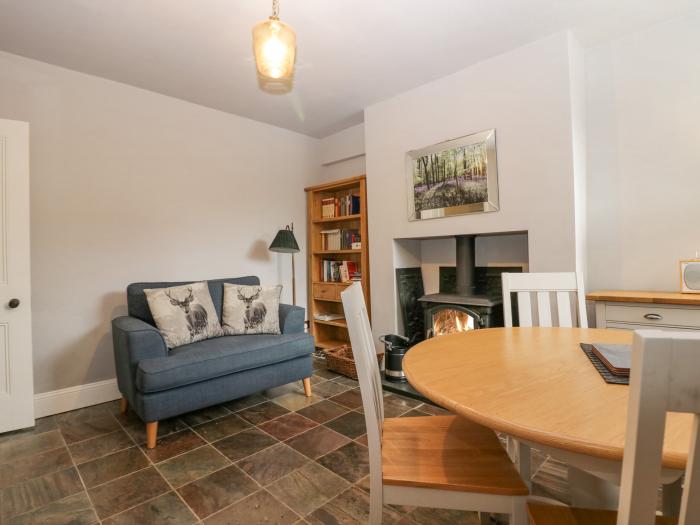 Meadowbank Cottage, Arnside, Cumbria, Lake District, In an AONB, Enclosed garden, Woodburning stoves