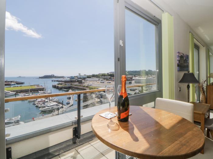 The Penthouse, Phoenix Quay in Plymouth. Fourth-floor apartment, with sea views. Close to amenities.