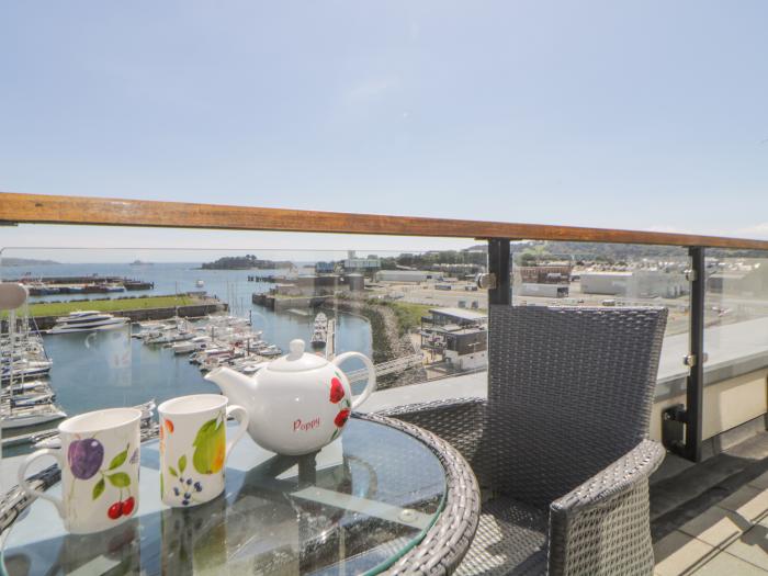 The Penthouse, Phoenix Quay in Plymouth. Fourth-floor apartment, with sea views. Close to amenities.