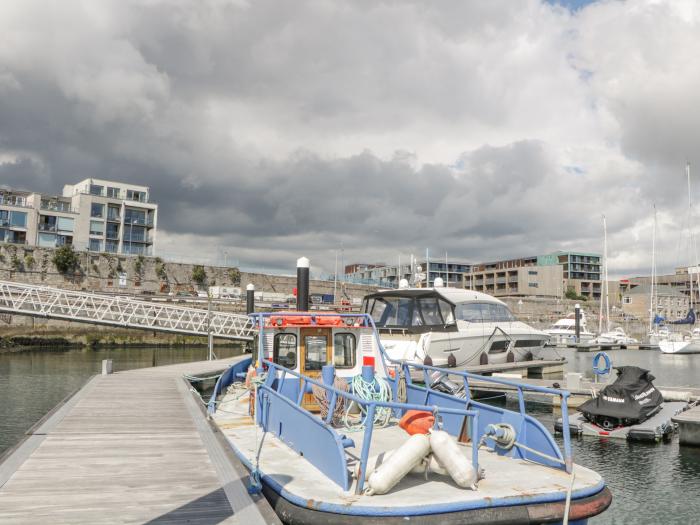 The Penthouse, Phoenix Quay in Plymouth. Fourth-floor apartment, with sea views. Close to amenities.