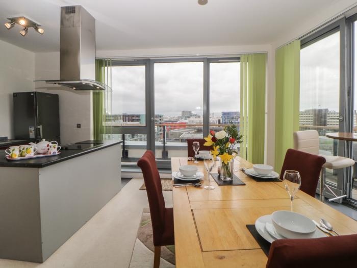 The Penthouse, Phoenix Quay in Plymouth. Fourth-floor apartment, with sea views. Close to amenities.