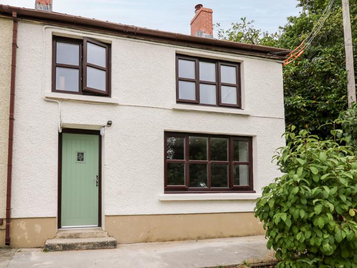 Fisherman's Cottage, Llandysul, Ceredigion. Two-bedroom cottage set rurally. Pet-friendly garden.