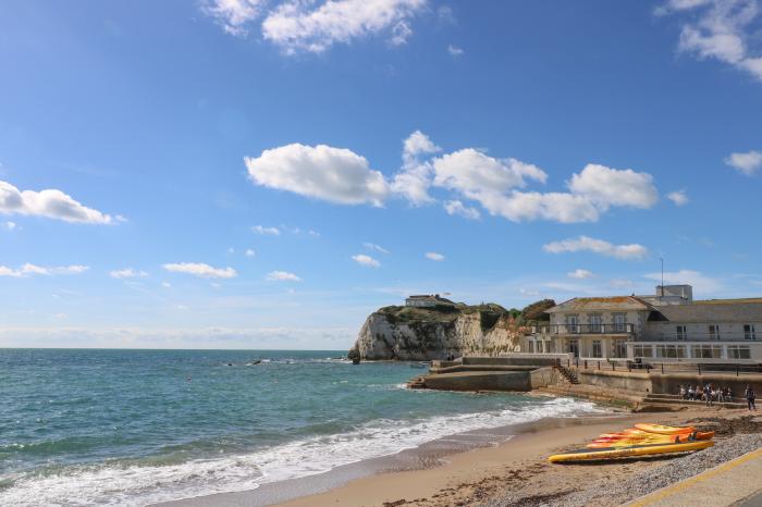 Larch Lodge, Totland