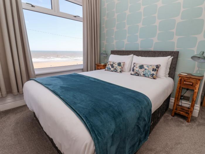 Southdowne, Bridlington, eight-bedrooms, three storeys, off-road parking, beachfront, 8 x TVs, Beach