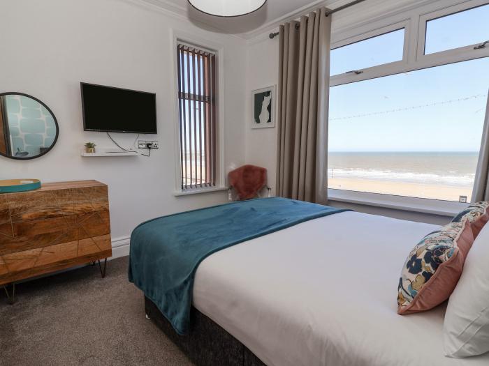 Southdowne, Bridlington, eight-bedrooms, three storeys, off-road parking, beachfront, 8 x TVs, Beach