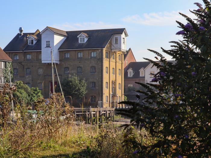 46 By The Creek, Faversham, Kent. Two-bedroom home with riverside views. Enclosed garden. Near AONB.