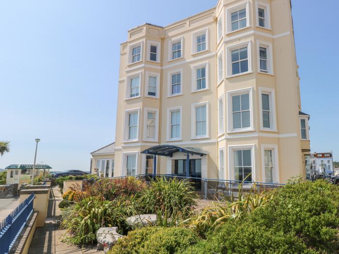 6 South Beach Court, Tenby