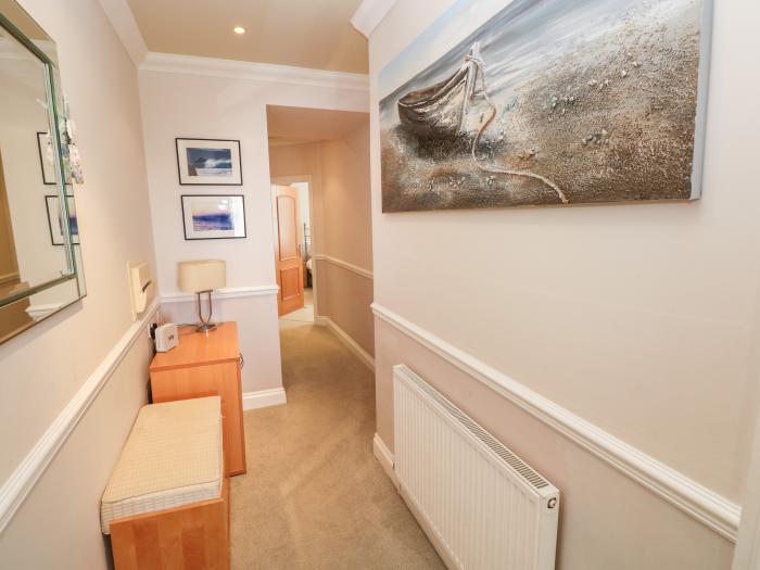 6 South Beach Court, Tenby