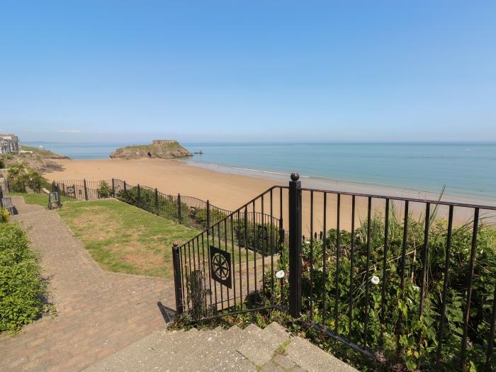 6 South Beach Court, Tenby