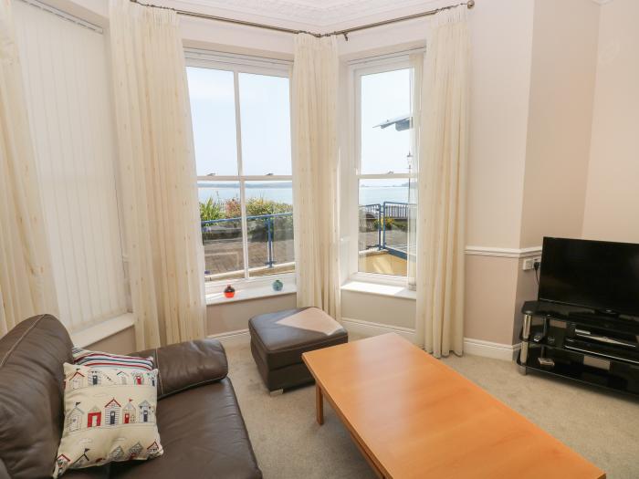 6 South Beach Court, Tenby