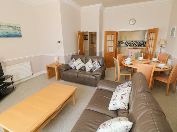 6 South Beach Court, Tenby