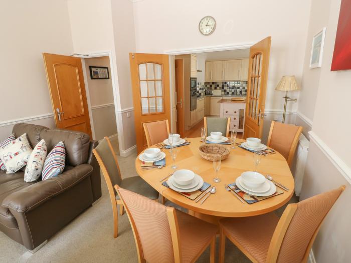 6 South Beach Court, Tenby