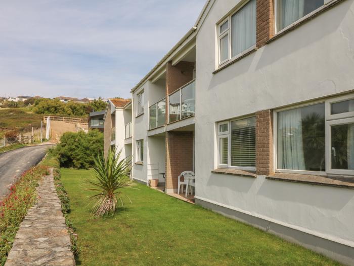 2 Europa Court, Mawgan Porth, Cornwall