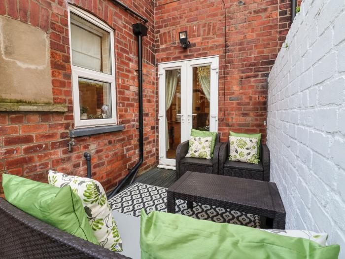 202 Salisbury Terrace in York, Yorkshire. Historic city location. Woodburning stove. Enclosed garden