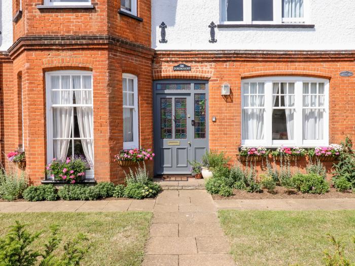 16 Garfield Road, Felixstowe, Suffolk. Swimming pool. Close to shop, pub and beach. Off-road parking